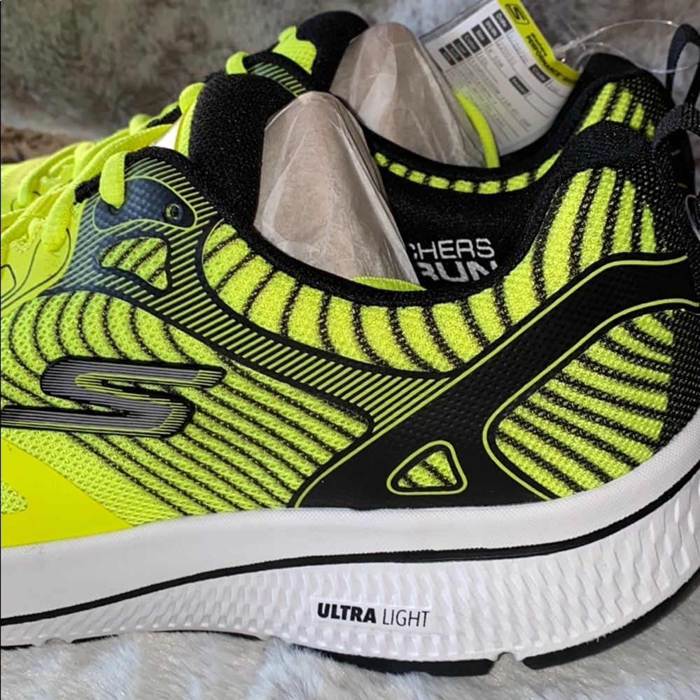 Shoes - Picture 4 of 6